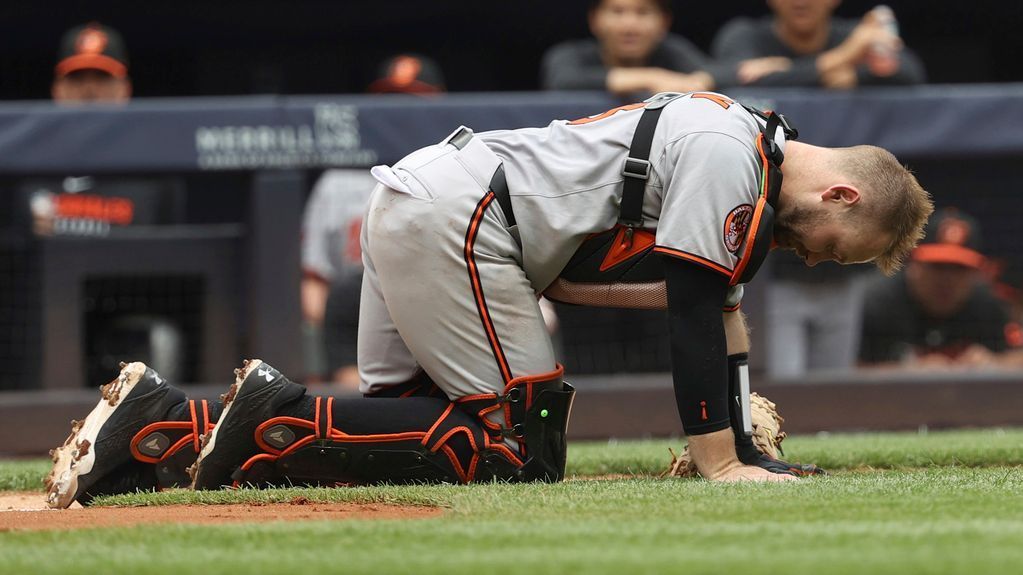 O’s place Handley on concussion IL after collision