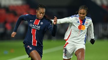 Marie-Antoinette Katoto and Wendi Renard in action