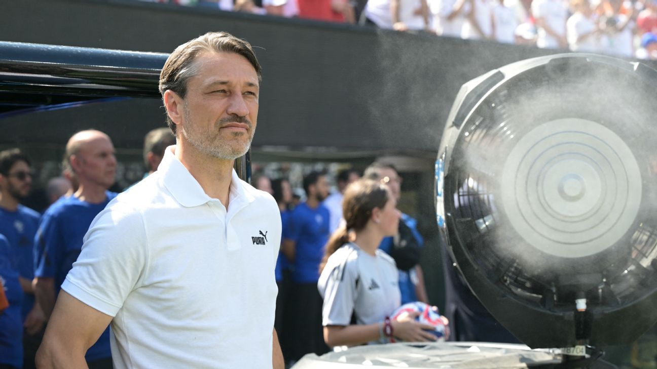 Dortmund coach: MetLife field more suited to golf