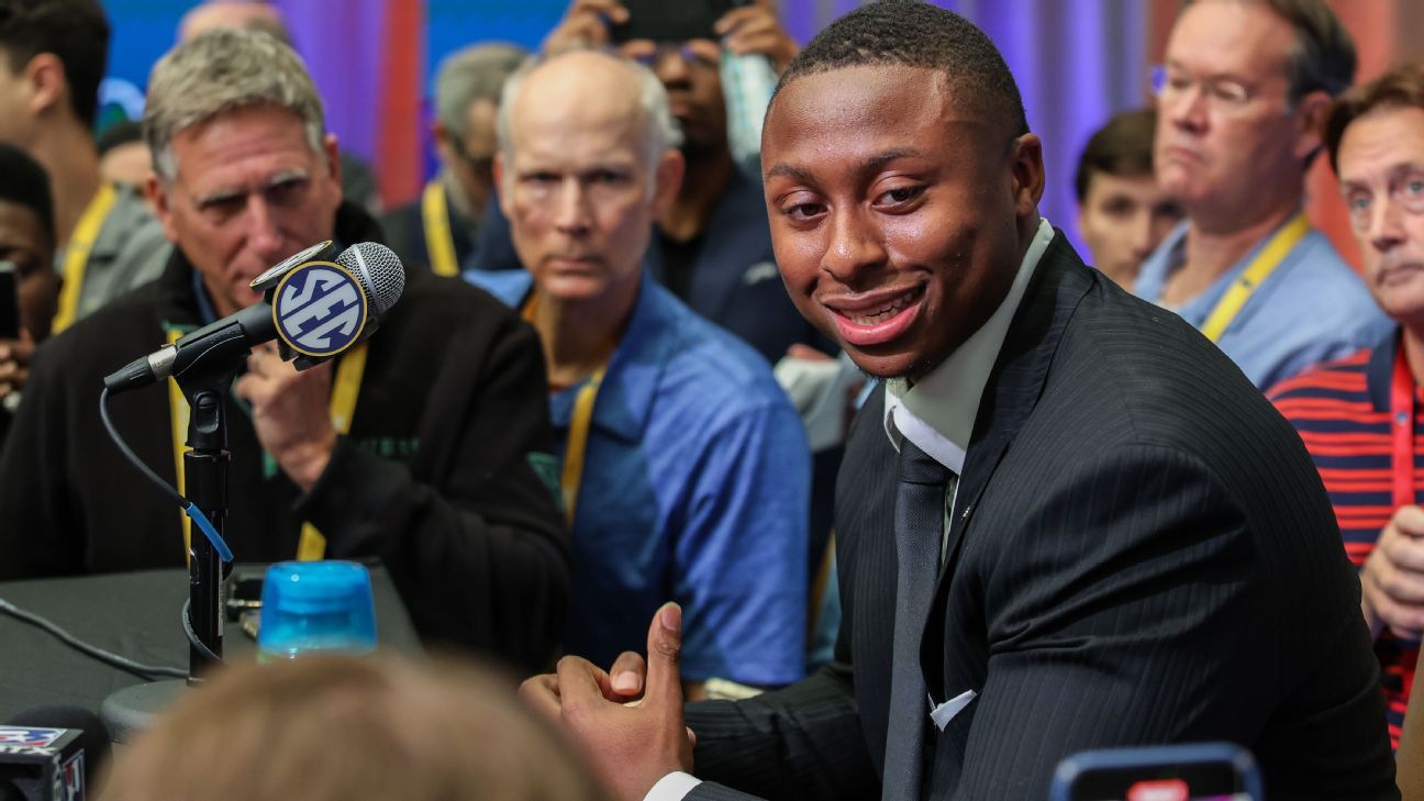 Sky's the limit for Gators' Lagway, says Napier