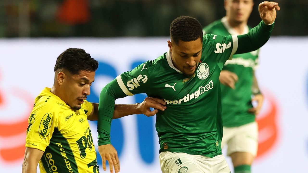 Preocupação com Vitor Roque para jogo entre Palmeiras e Atlético-MG.