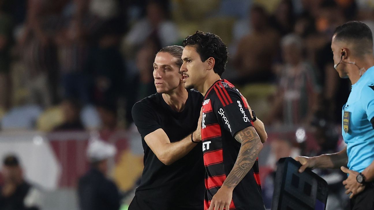 Filipe Luís evita polêmica com Pedro após Fla-Flu: 'Sou o mais feliz do mundo quando ele entra e faz o gol'