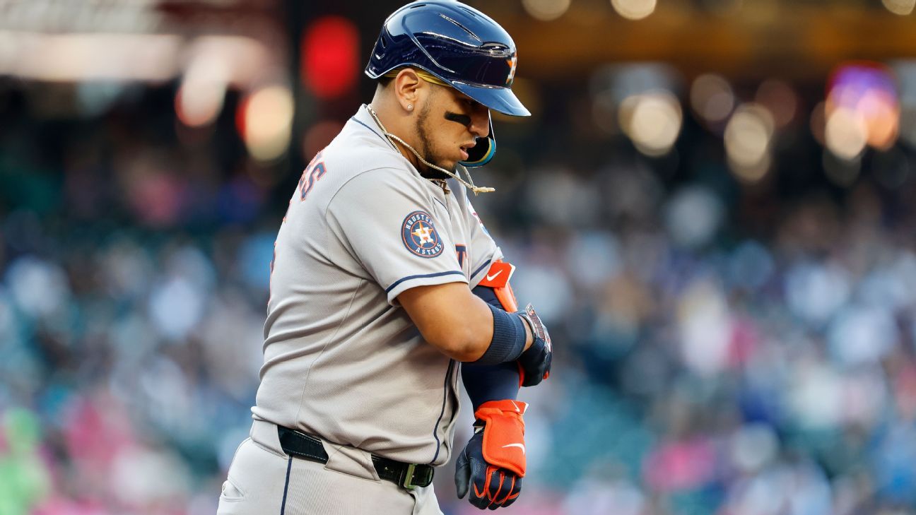 Astros' Isaac Paredes Rehabs Hamstring, Aims Return This Season