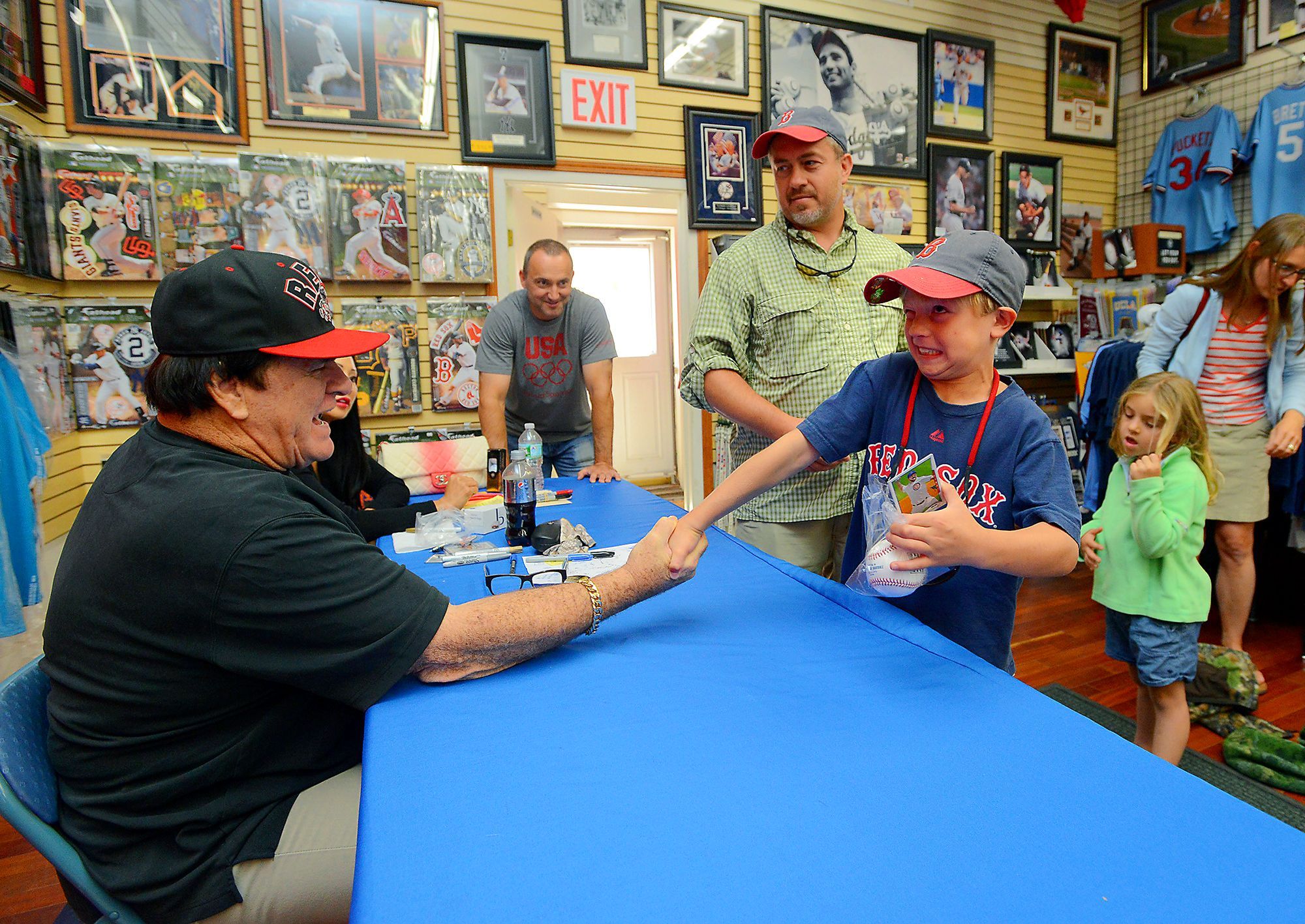 Pete Rose in the Hall of Fame: A Controversial Baseball Legacy
