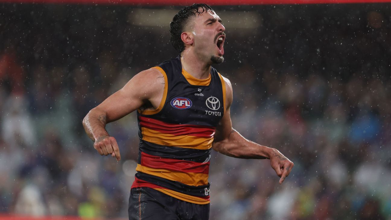 Banned Crows star sorry for anti-gay slur
