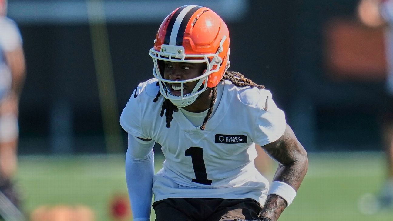 Browns' Emerson carted off with Achilles injury