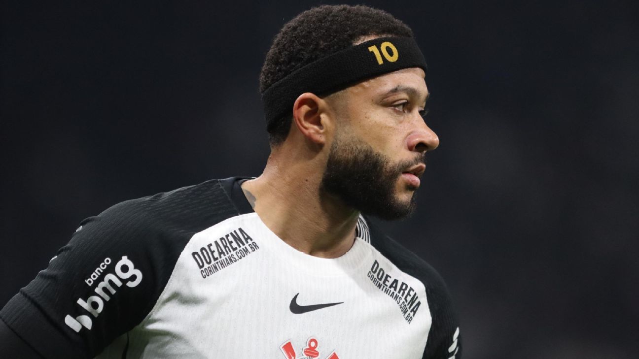 Depay desabafa sobre gol pelo Corinthians em meio a polêmicas no clássico.