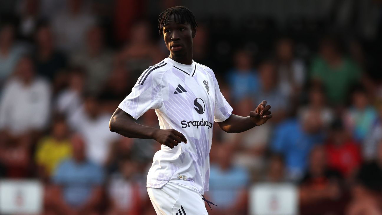 Emergency in Tamworth: Manchester United U21 Match Suspended Due to Koné Injury