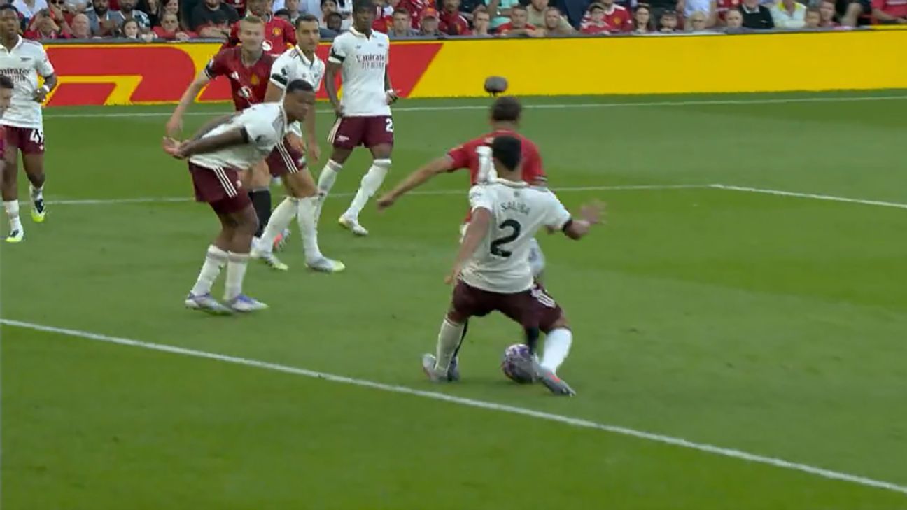 VAR in the Premier: Eze disallowed, Senesi, ¿red card? Controversies and analysis.