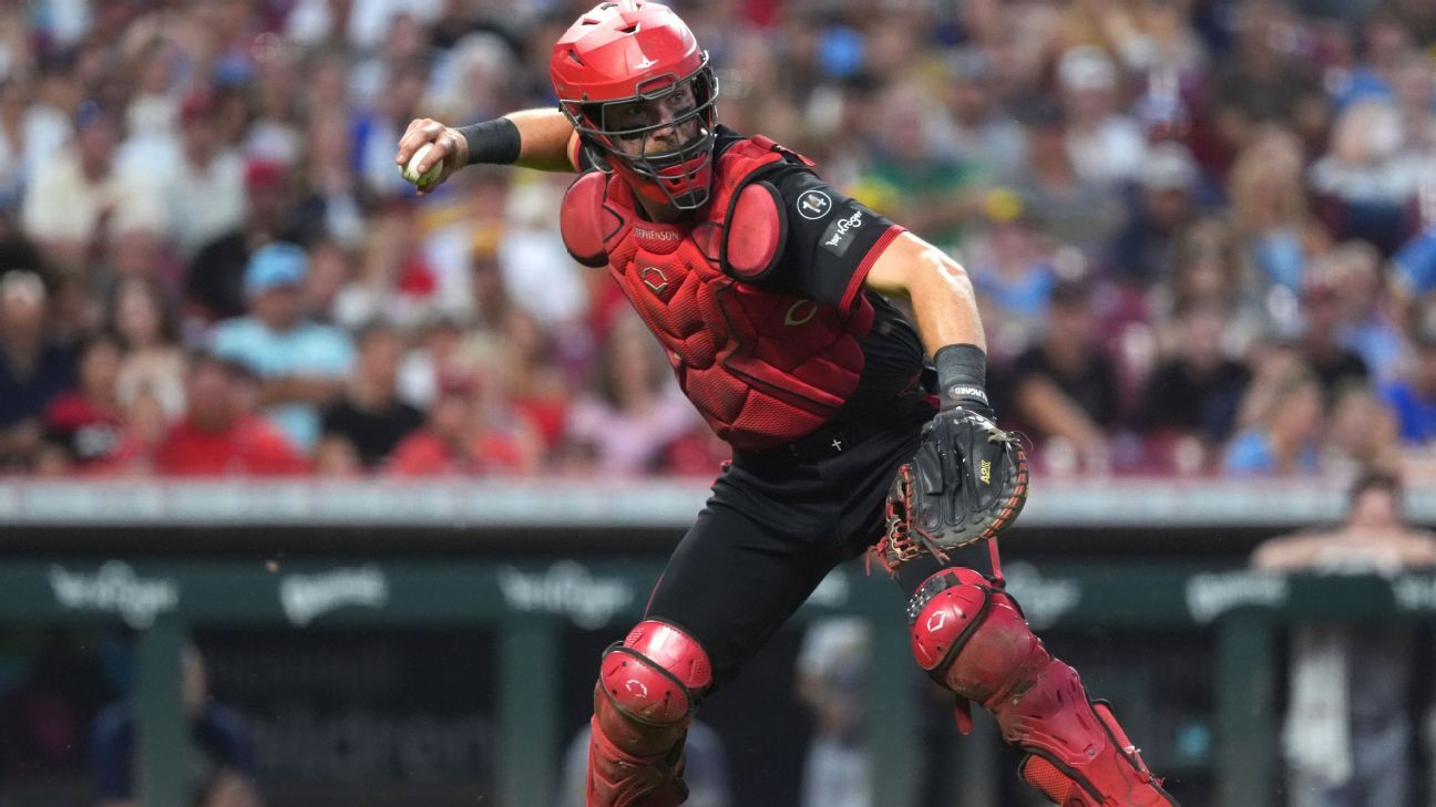 Reds put C Stephenson on IL with thumb fracture