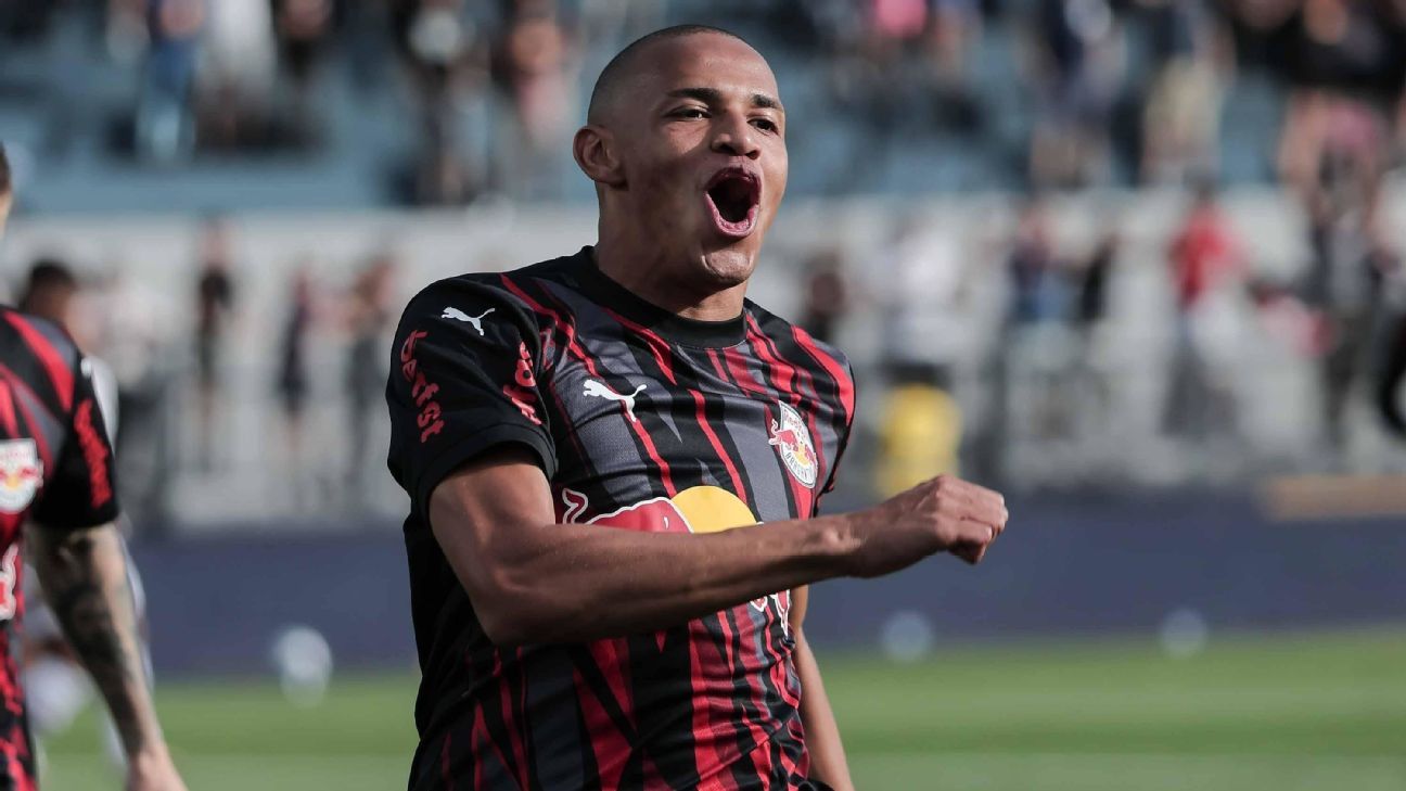 Zenit envia 'carta de interesse' para tirar Jhon Jhon do Braga