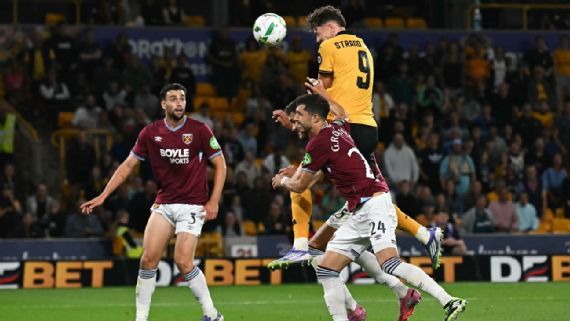 Jørgen Strand-Larsen celebrates a goal