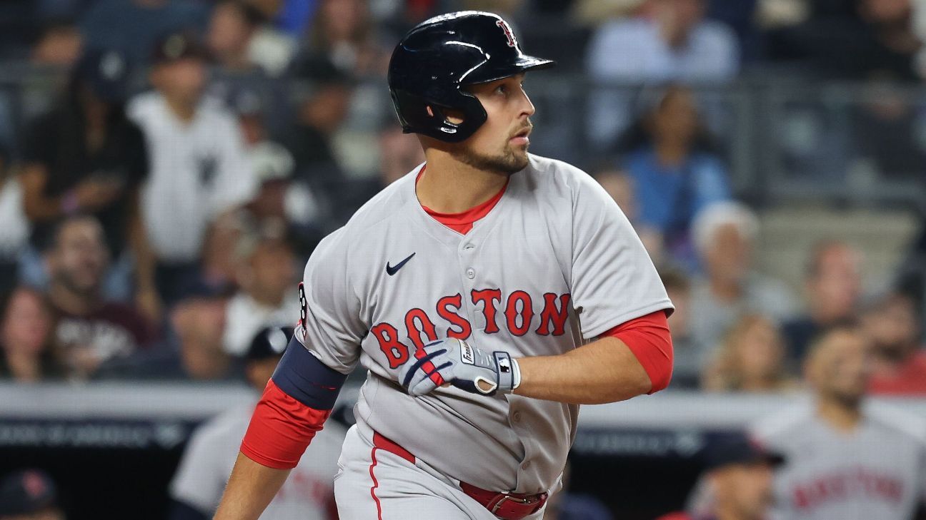 BoSox's Lowe to paternity list, Refsnyder returns