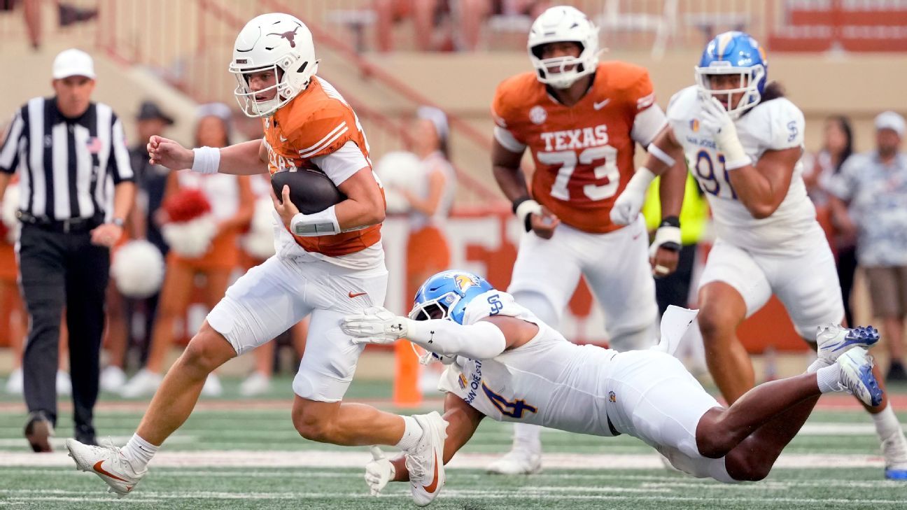 Arch plays 'his game' as Texas rebounds with win