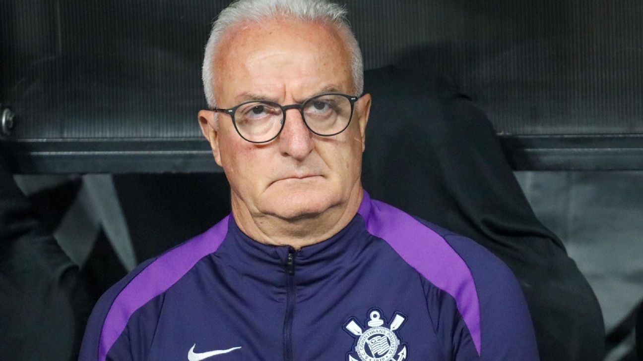 Dorival responde se Memphis Depay preocupa e desabafa sobre 'arroz com feijão' no Corinthians