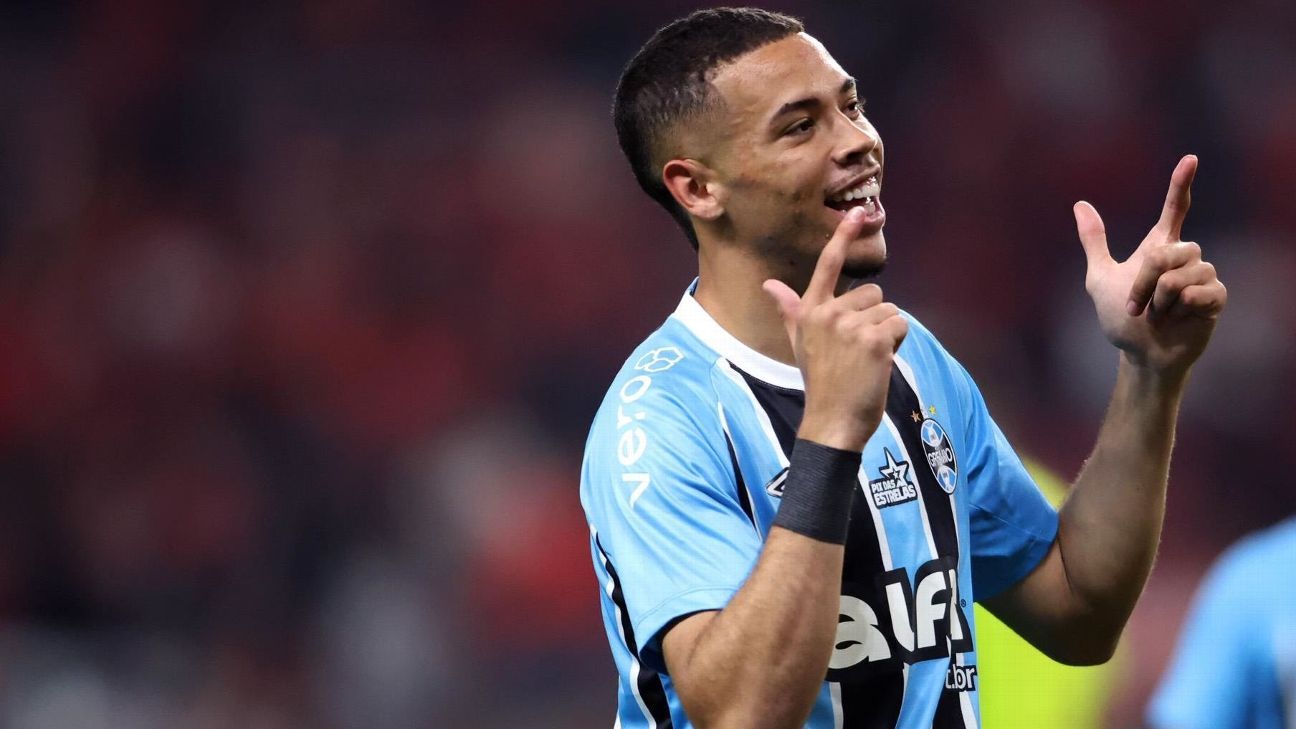 Grêmio conquista virada épica sobre Inter em GreNal polêmico e respira no Brasileirão.