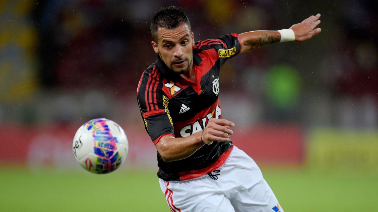 Canteros expressa desejo de treinar o Flamengo e retornar ao Maracanã