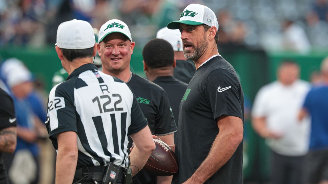 NFL: ¿Amistad o estrategia? QBs y árbitros, más allá del juego.