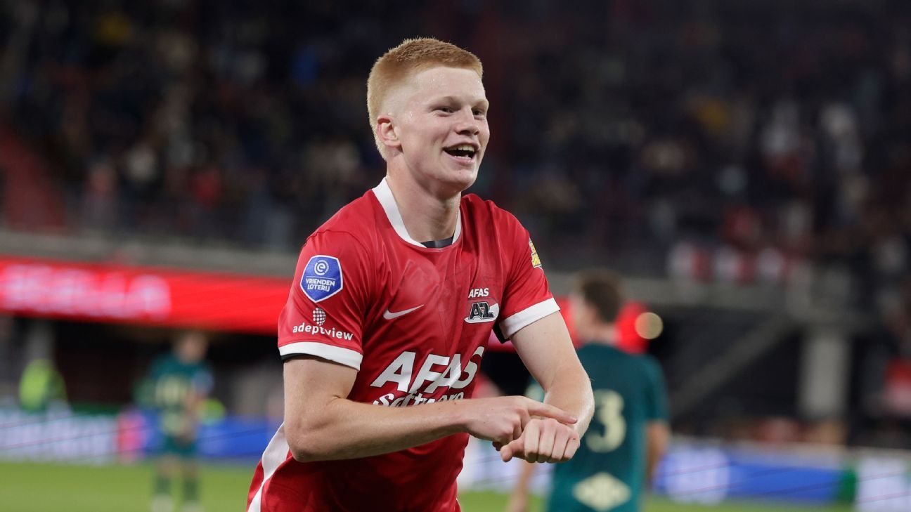 AZ-trainer Echteld adviseert Oranje-debutant Smit: 