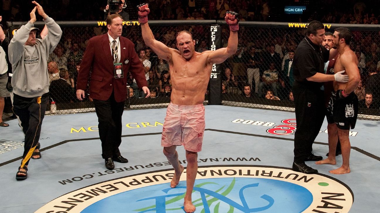Randy Couture beat Vitor Belfort at UFC 49 to reclaim the light heavyweight championship.