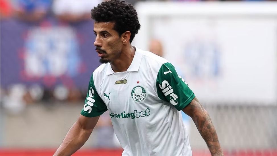 Evangelista sofre lesão muscular e pode passar por cirurgia no Palmeiras; Piquerez 'escapa' de contusão