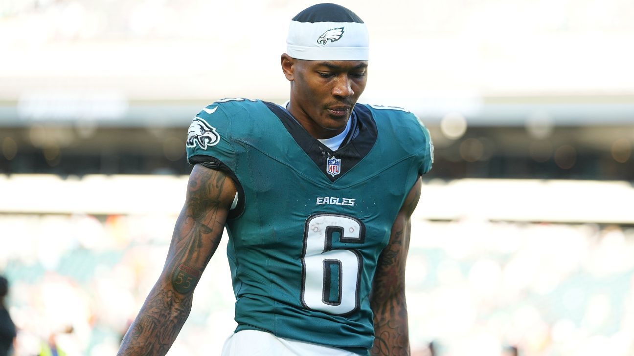 Eagles pass game not on 'same page' in 1st loss