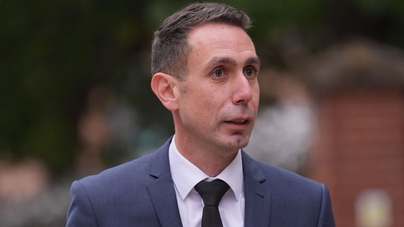 Ex-árbitro Premier League David Coote se declara culpable de imagen infantil 2 Ex-árbitro Premier League David Coote se declara culpable de imagen infantil