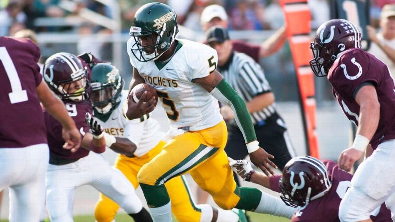 Rico Dowdle: Estrella en Ascenso con Panthers, Conquista la NFL 3 Rico Dowdle como quarterback en A.C. Reynolds High School