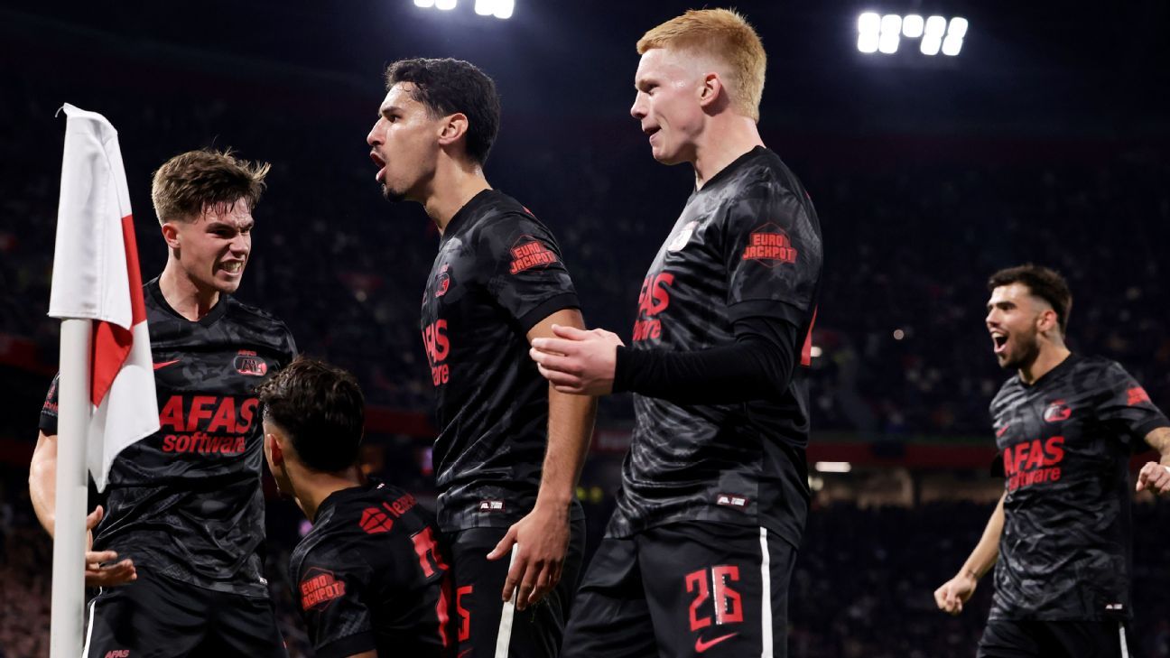 AZ wint in Amsterdam: "Naar huis met bepaald geloof in dit team"