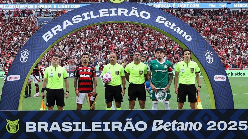 'Parecia luta de boxe': os bastidores tensos de Flamengo x Palmeiras e como clima quente pré-jogo refletiu em campo