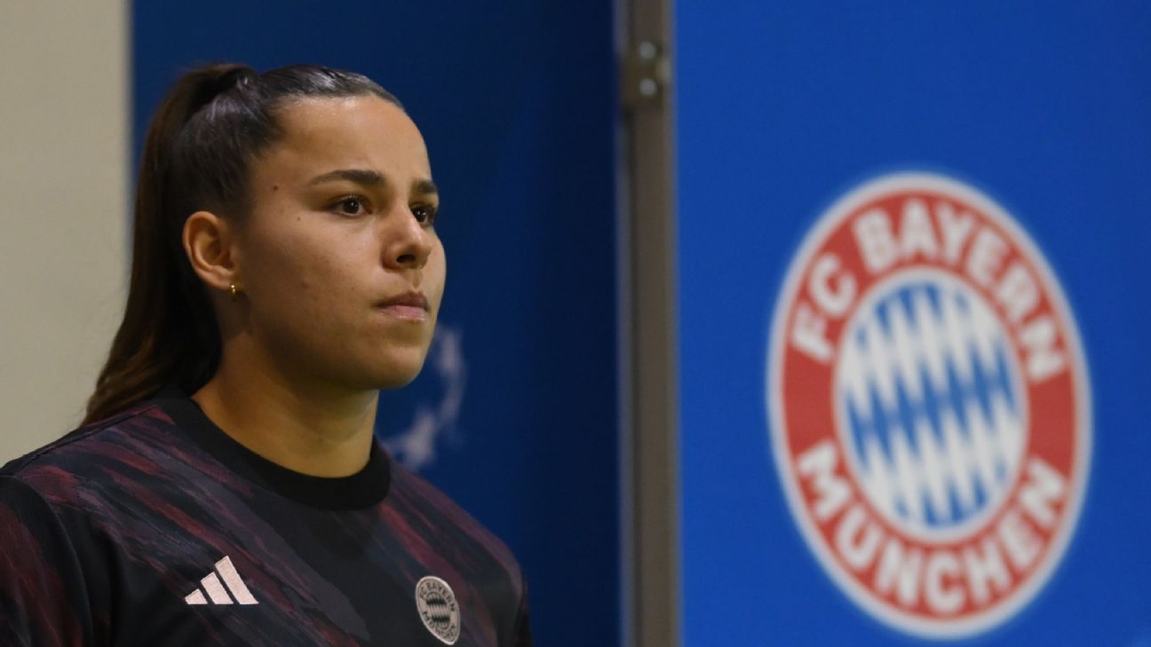 Bayern's Oberdorf suffers second ACL injury