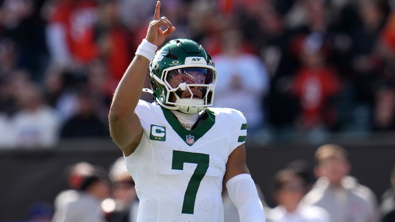 Justin Fields won't get benched? Myles Garrett is DPOY? Let's overreact to Week 8