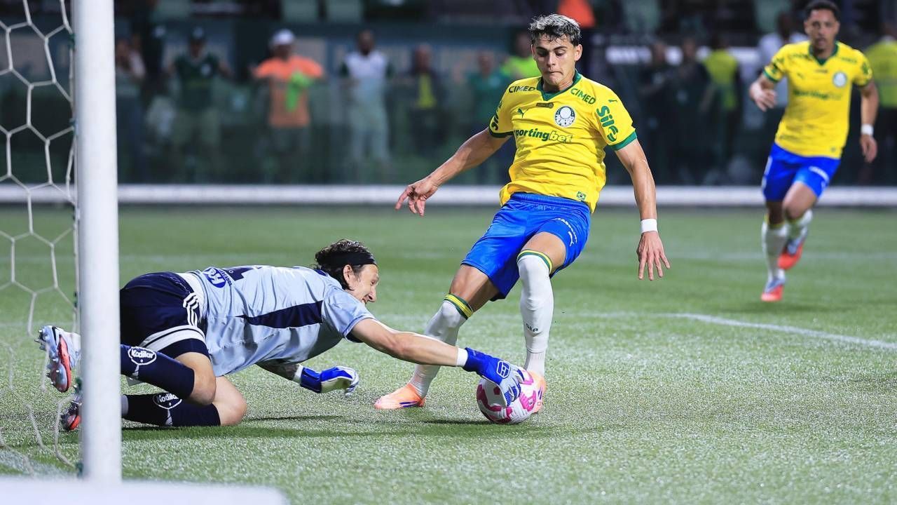 Falta em Cássio? O que diz a regra em lance de gol anulado do Palmeiras que causou polêmica contra o Cruzeiro