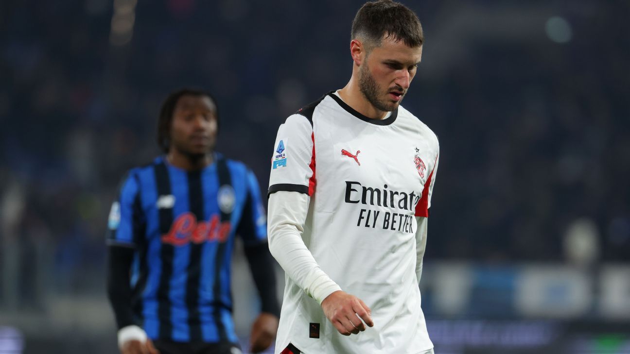 Santi Gimenez salió lesionado en el empate entre Milan y Atalanta - ESPN