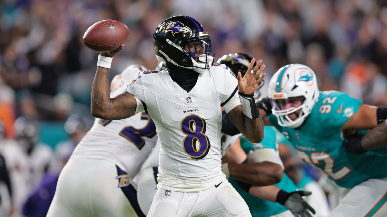 Lamar Jackson returns in style as Ravens rout Dolphins Lamar Jackson returns in style as Ravens rout Dolphins