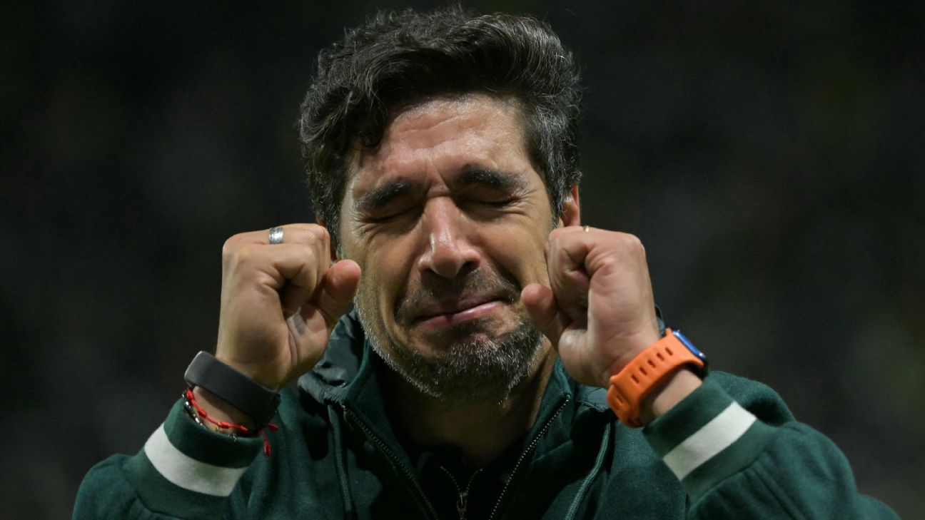 Abel Ferreira se emociona ao guiar Palmeiras à final da Libertadores e ganha apoio de Leila: 