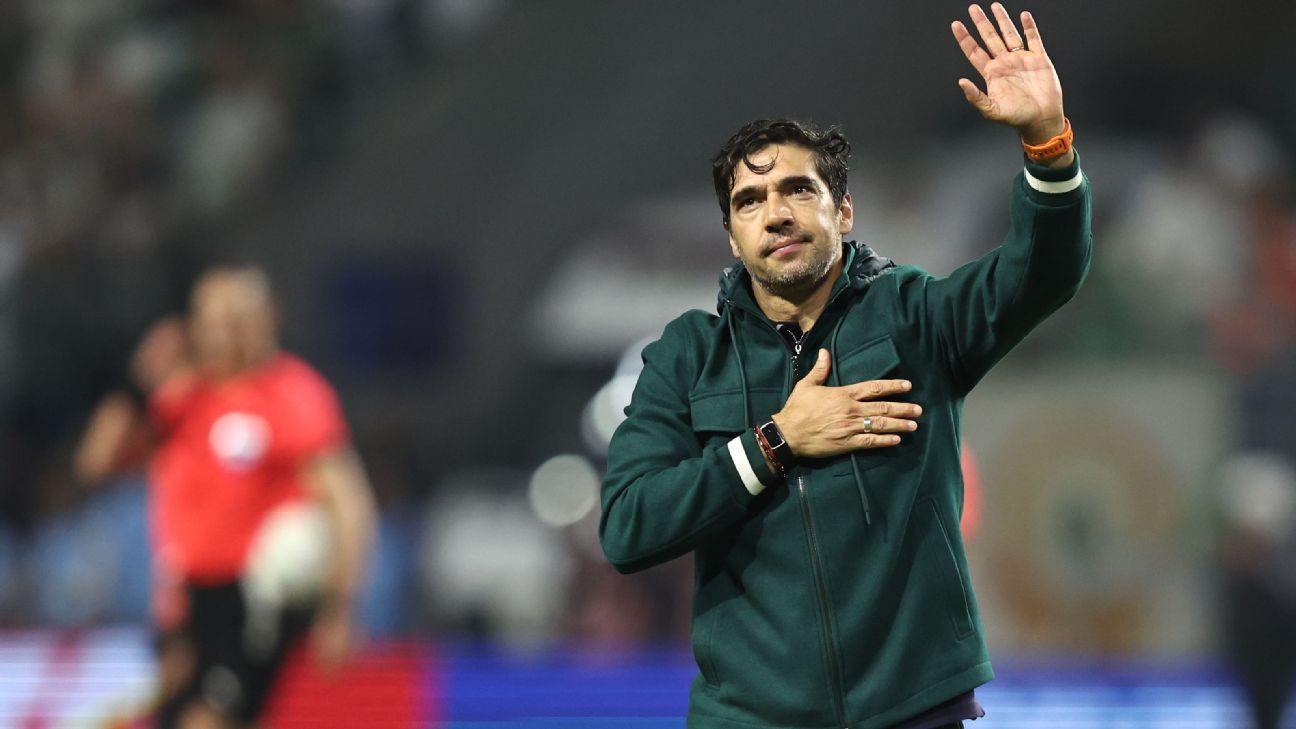 Abel admite mágoa por xingamentos e revela ofertas misteriosas para deixar o Palmeiras