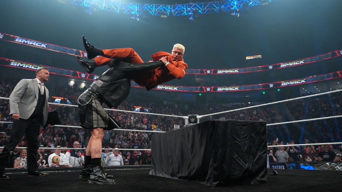WWE 'SmackDown' highlights: Contract signing leads to another Rhodes-McIntyre brawl