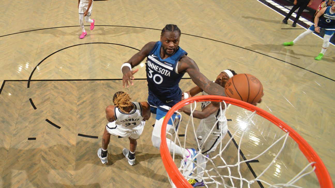 Aposta em formação com três pivôs funciona, e Timberwolves vencem os Nets