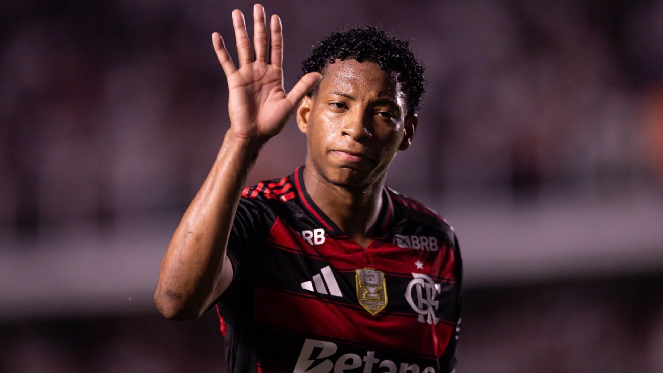 'Erro juvenil...': como Flamengo encarou expulsão de Plata contra o São Paulo
