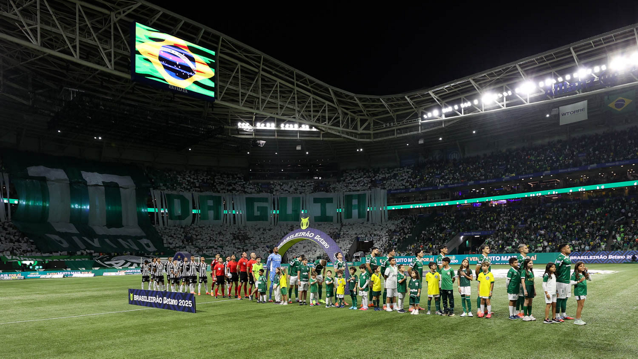 Torcida do Palmeiras provoca Santos em clássico: 