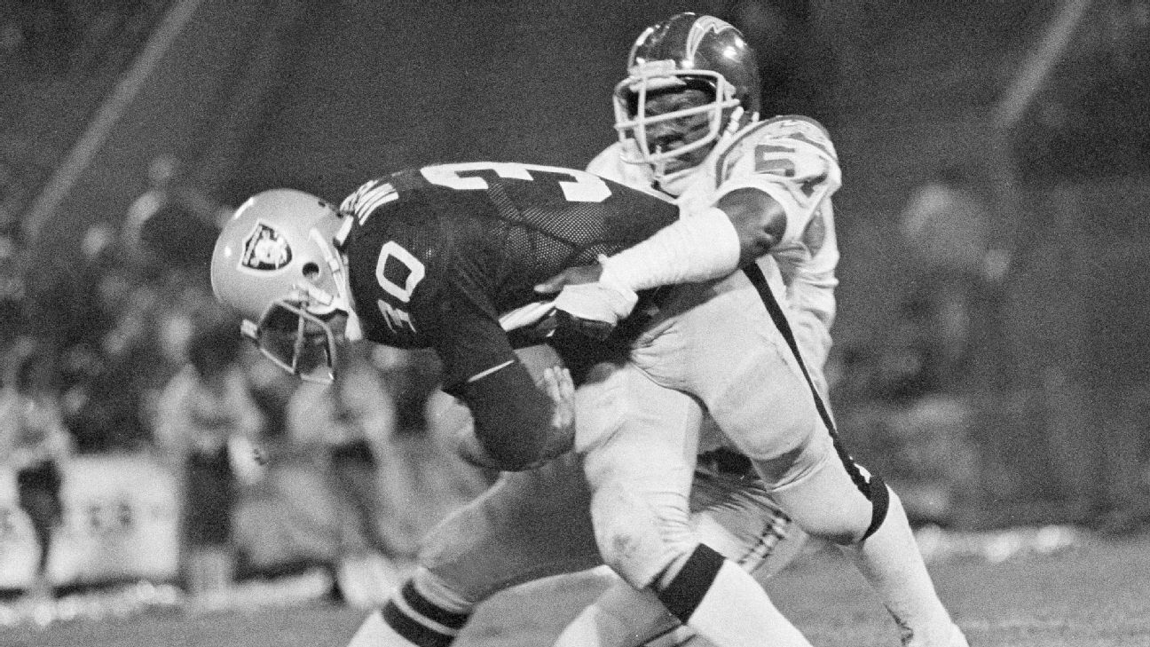 Former Bama, Chargers star LB Lowe dies at 71