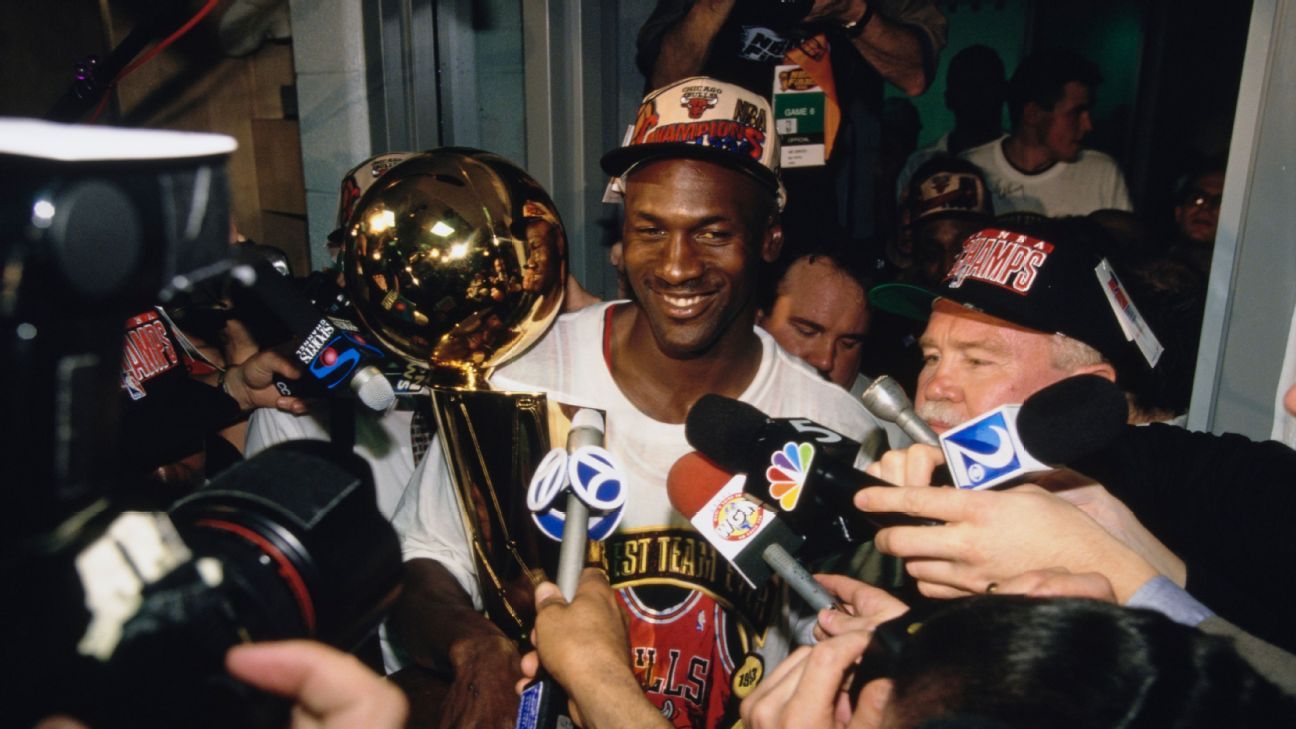 Thunder se une a Warriors y Bulls: Mejores inicios de campeones NBA 3 Bulls 1996-97