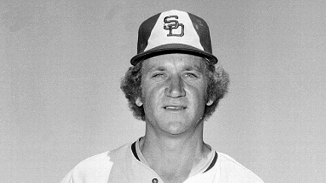 Jones, Padres' first Cy Young winner, dies at 75