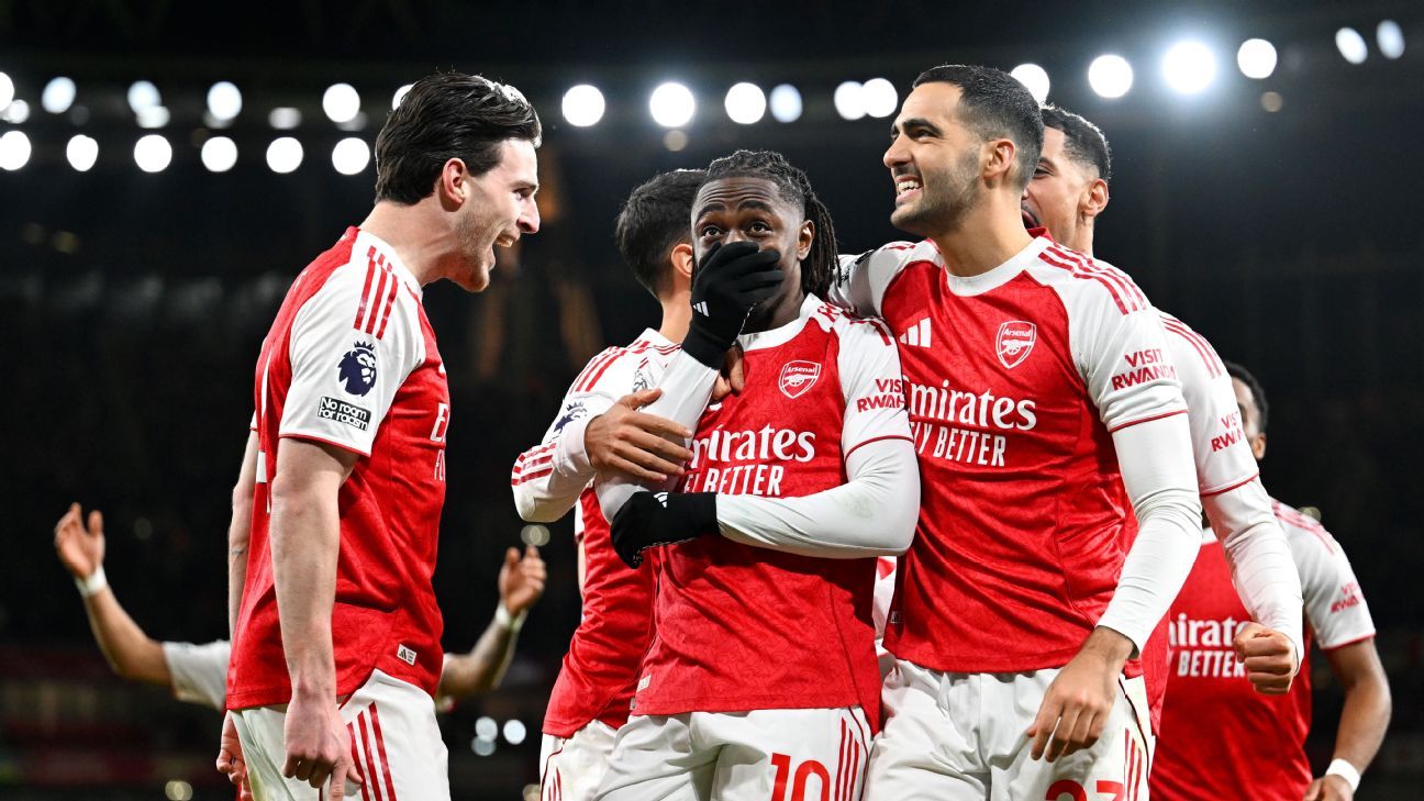 Arsenal leva golaço de Richarlison, mas atropela o Tottenham com hat-trick de Eze e dispara na liderança