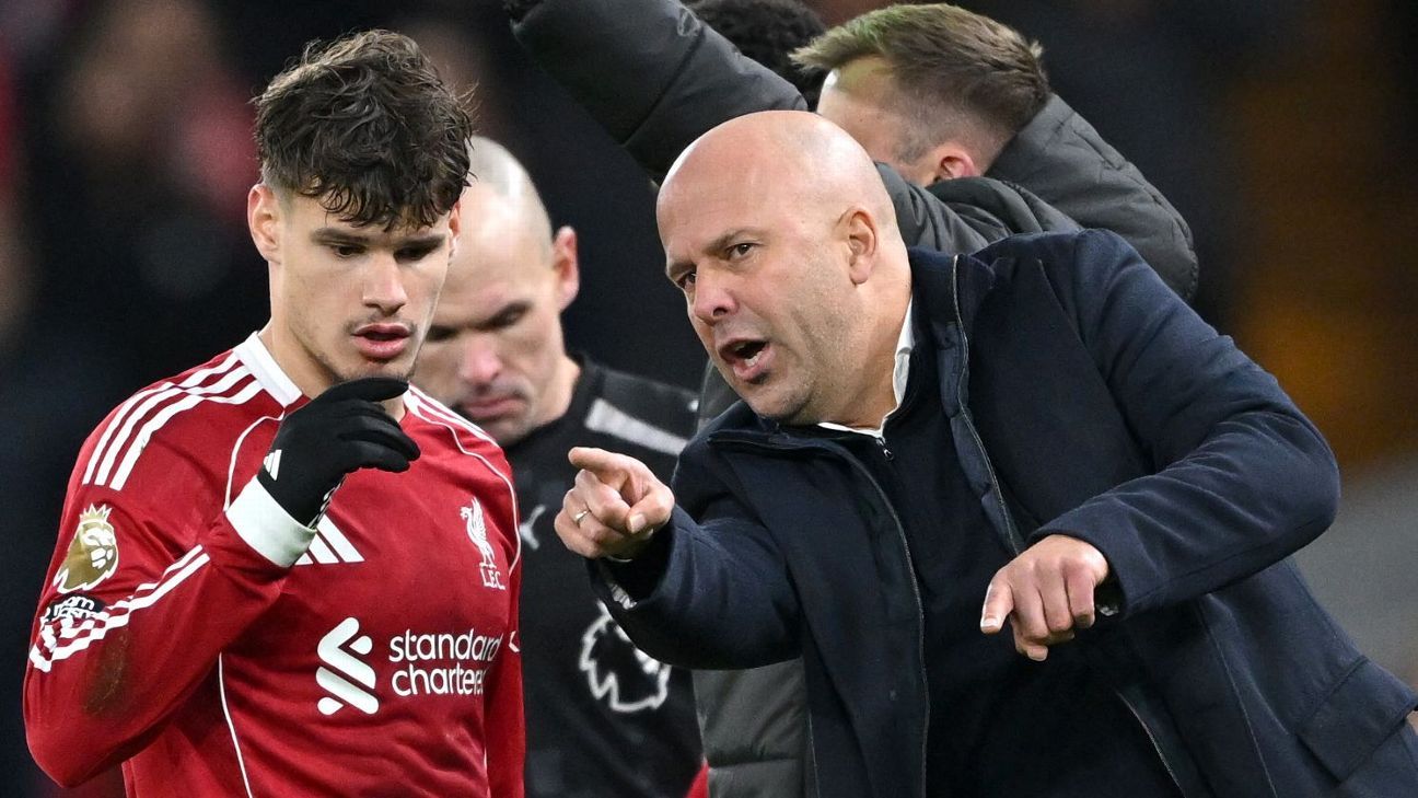 Gary Neville advised Arne Slot to change Liverpool's defence.