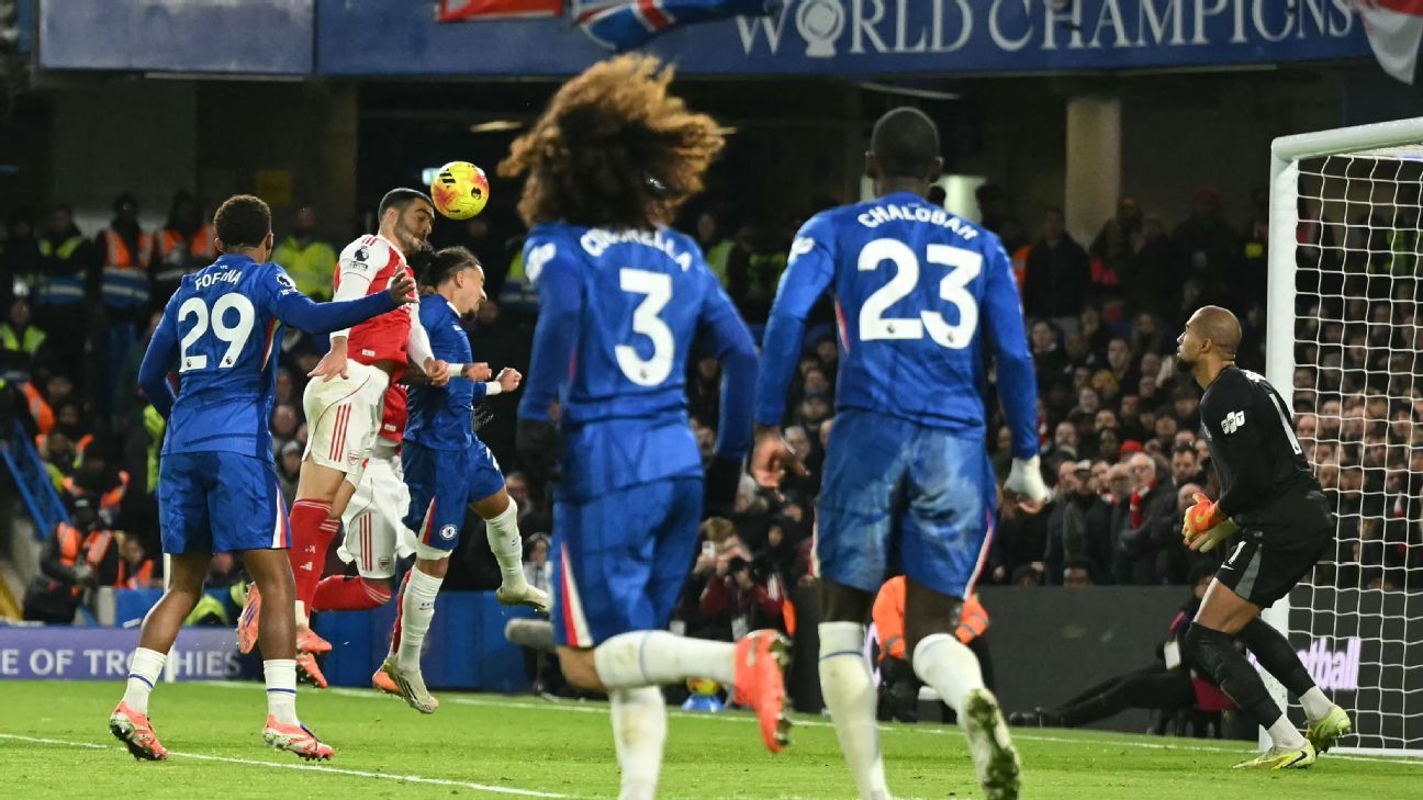 10-man Chelsea hold Arsenal to 1-1 draw: as it happened
