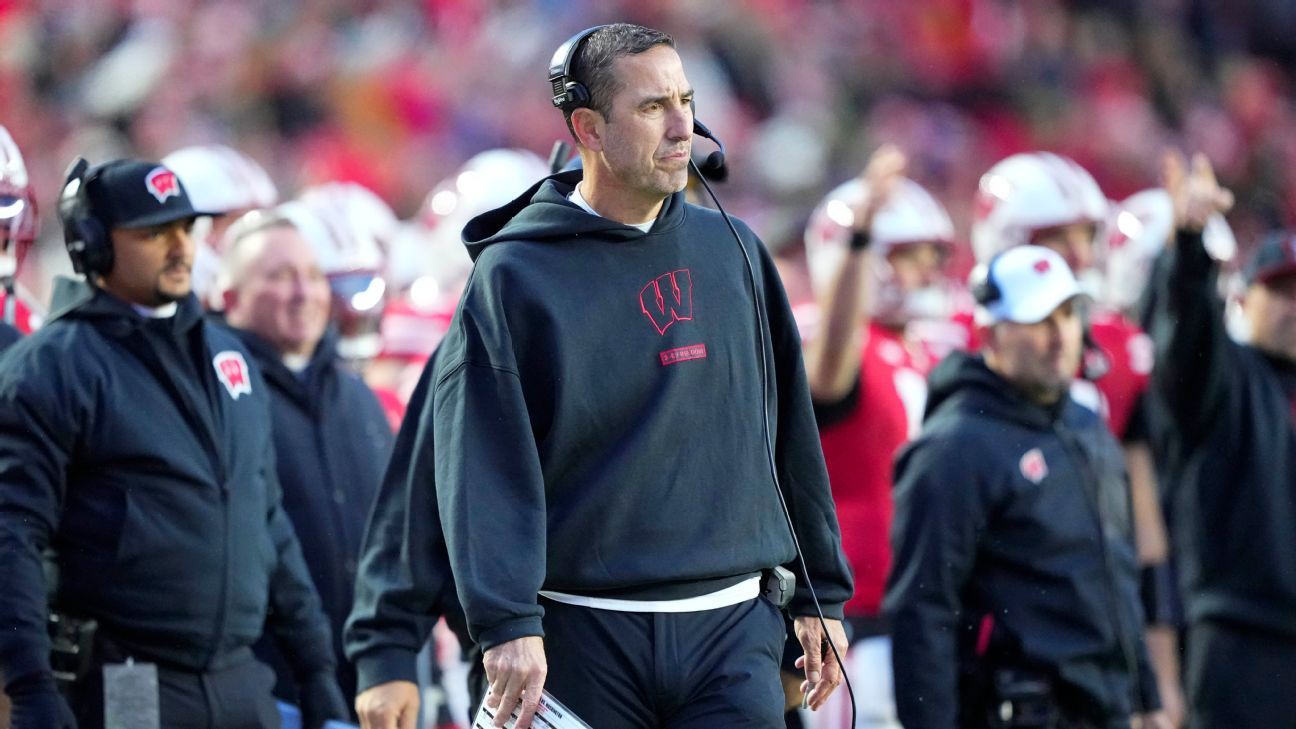 Badgers' Fickell asked to forgo 1-year extension