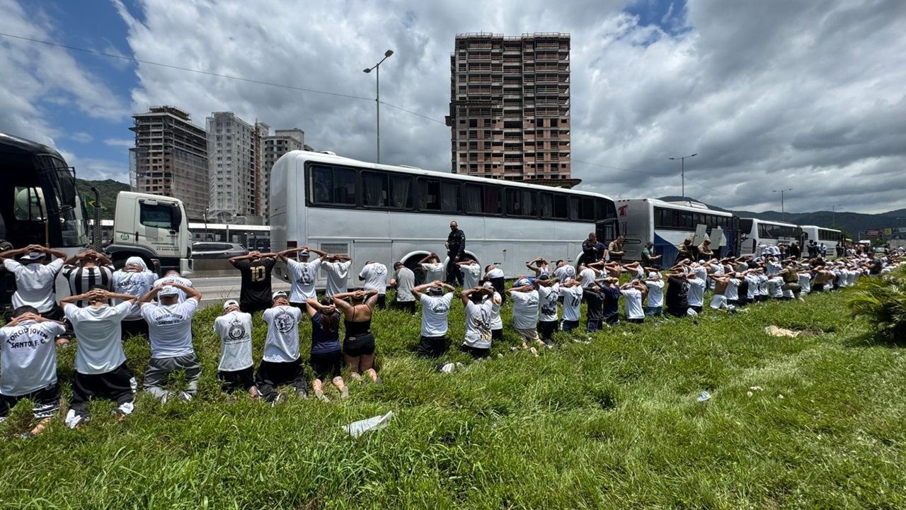 Emboscada, ônibus destruído e até 'fuga' de hospital: os detalhes da briga entre torcedores de Santos e Inter em rodovia