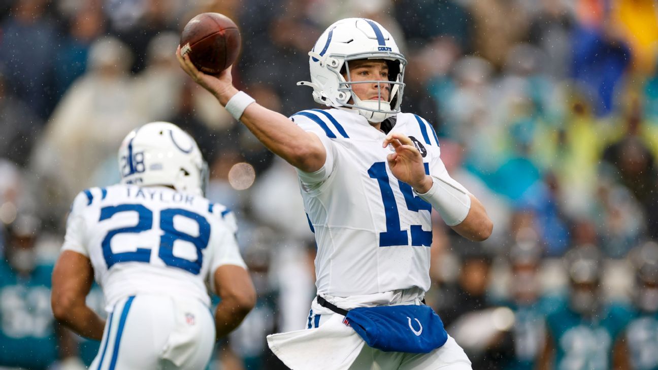 Colts' QB crisis deepens: Leonard has knee injury